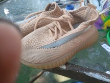 adidas Yeezy Boost 350 V2 Kids Size 29