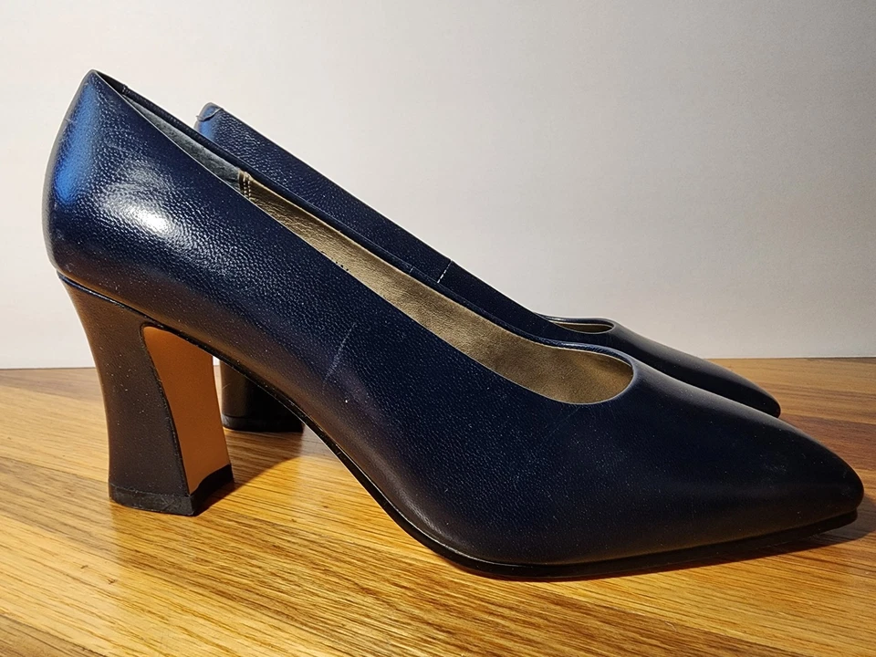 NEW Caressa Crosstown Collection Navy Blue Leather Pumps Block Heel 6.5W - Image 2 of 4