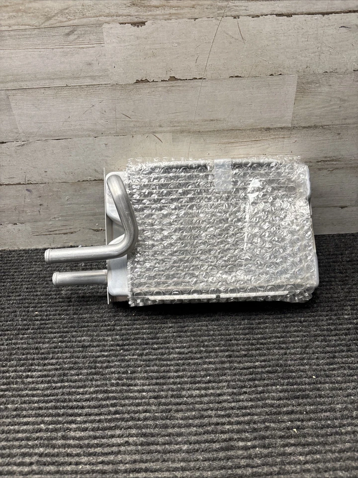 Núcleo de calefacción de climatización Agility Auto Parts 9010111 para Jeep-CJ5, CJ6, CJ7 1969-1977 Foto 2 de 4