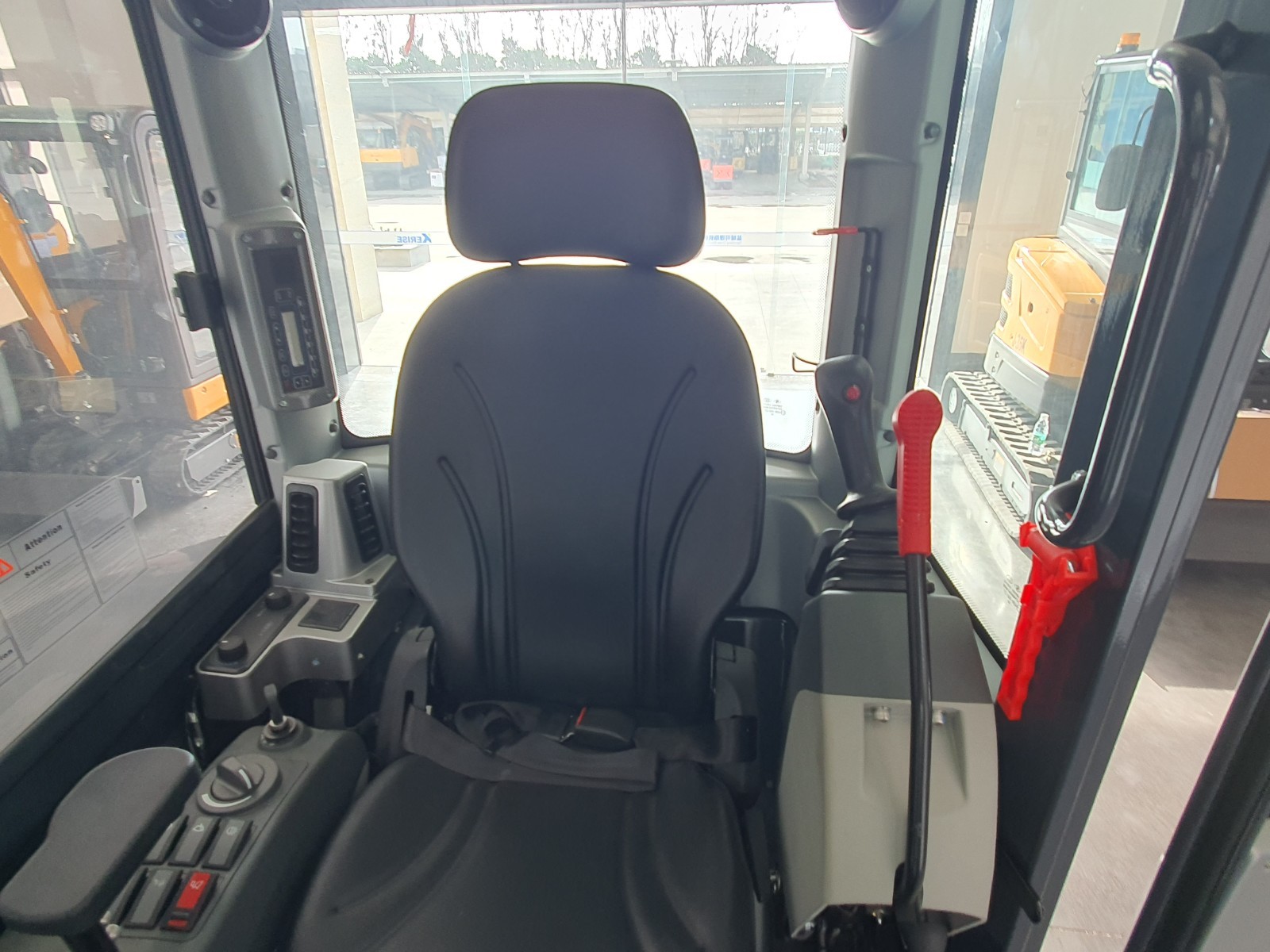 CFG Mini Excavator 4Ton Track Digger Kubota D1703 Diesel Engine(Hydraulic Thumb)