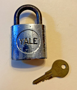 Vintage Yale & Towne Lock Made in USA, plated With Keys (z1)