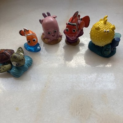 Disney Finding Nemo Pearl Squirt Cake Topper PVC Tank Puffer Fish