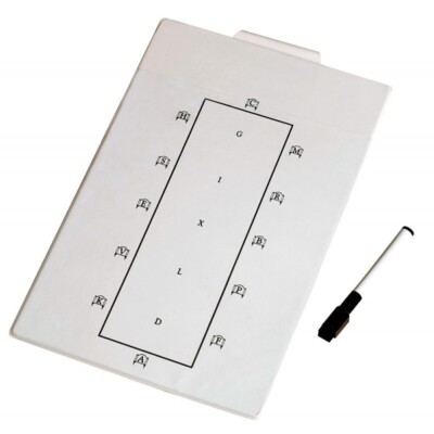 EQUITHEME PLASTIKTAFEL MIT DRESSURVIERECK mit abwaschbarem, magnetischem Stift