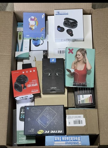 Mystery Clothing Loot & Electronic Box’ - Bild 10 von 10