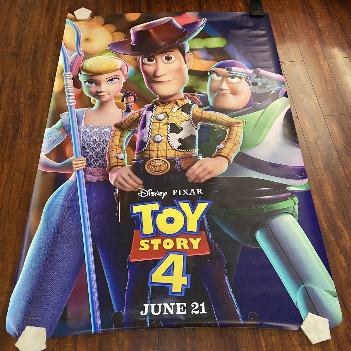 TOY STORY 4 Disney Pixar Woody,Buzz, Bus Stop Original 2019