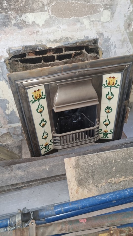 Art nouveau style Antique Edwardian cast iron fire Place insert with