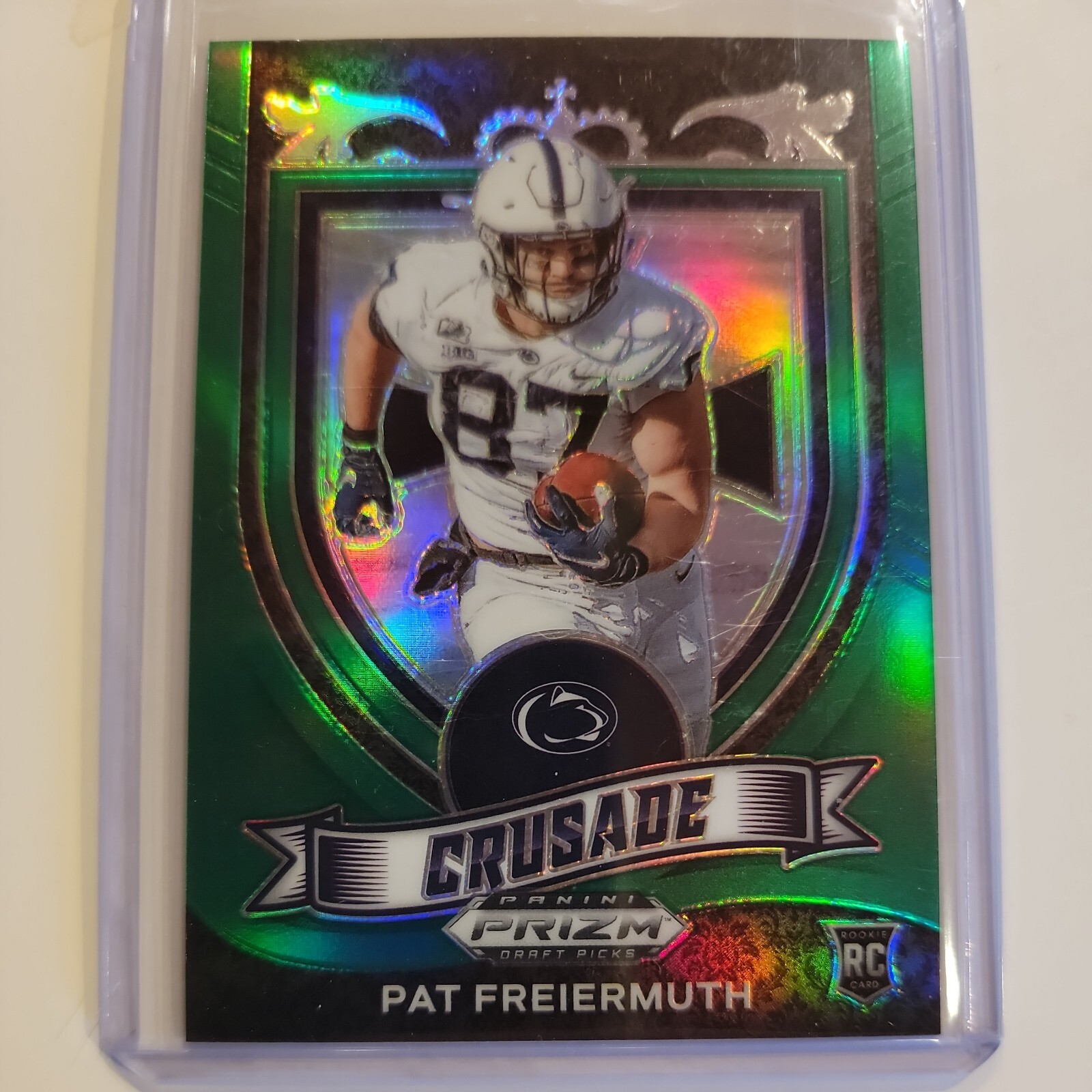 2021 Panini Prizm Draft Picks Crusade #173 Pat Freiermuth Rookie RC Green. (L9).