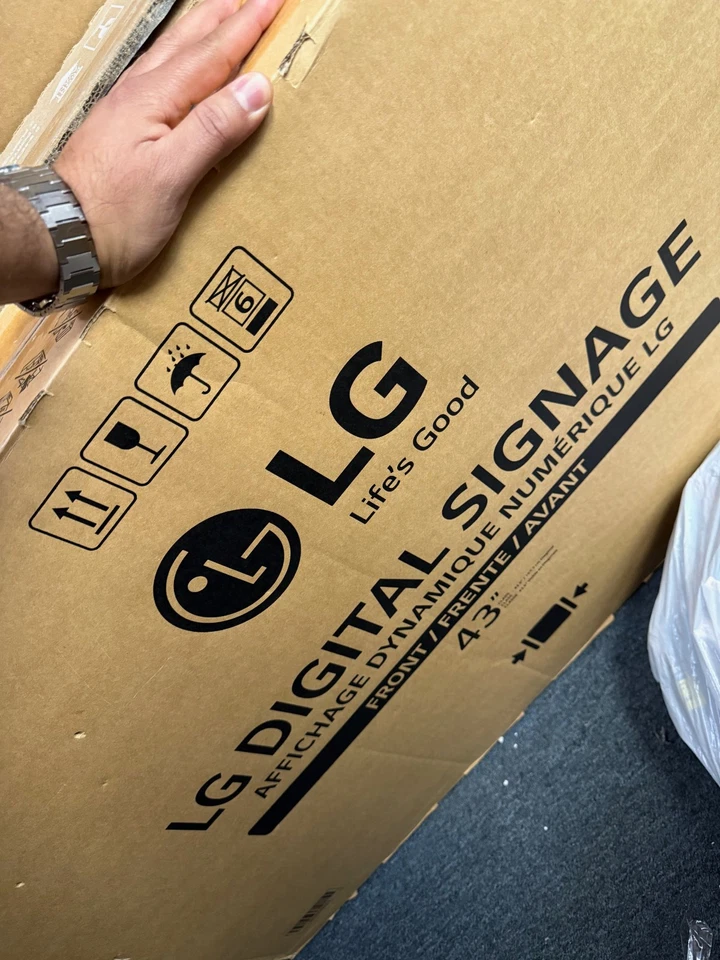 LG 43SE3KE-B 350NIT HDMI DVI RGB RS232 SPKR 18-7 Digital Signage Display Panel - Image 2 of 3