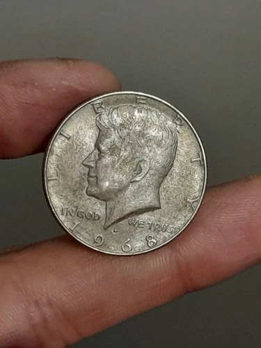 1968- D Kennedy Half Dollar 40% Silver #8
