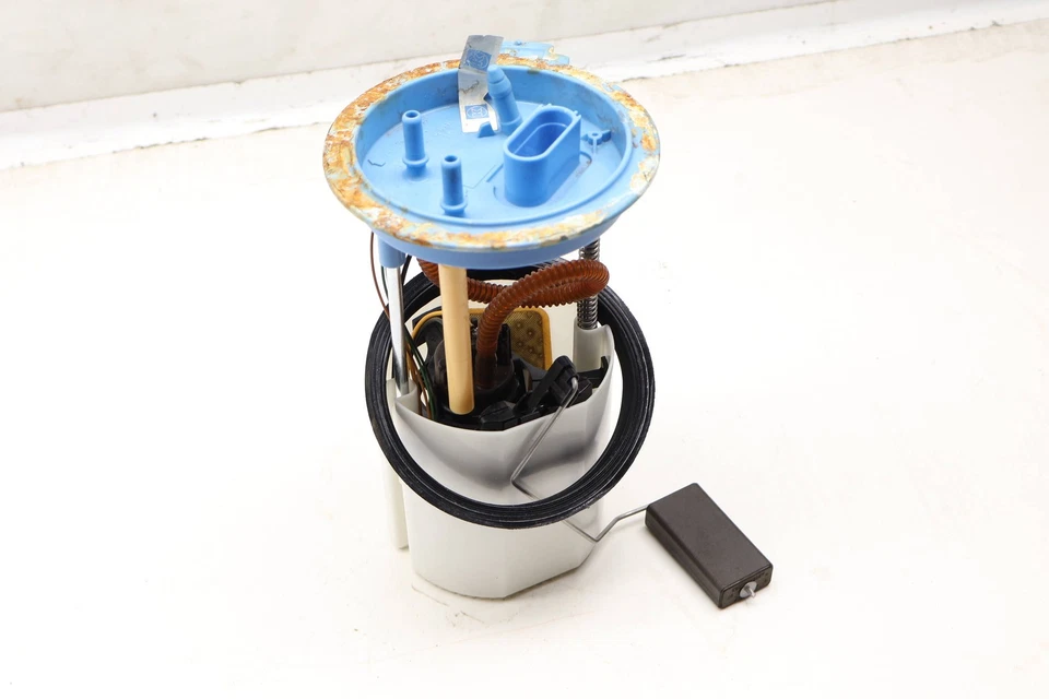 AUDI TT 2007-2009 - Conjunto de bomba de combustible 1K0919051BH Foto 2 de 4