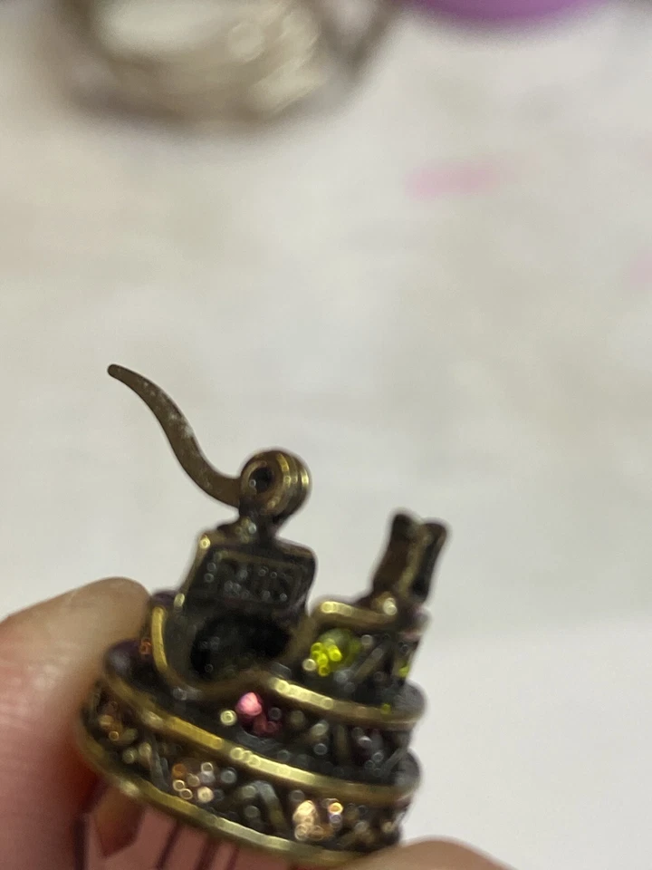 Brincos femininos Heidi Daus bronze roxo gota perfurada Swarovski - Imagem 2 de 4