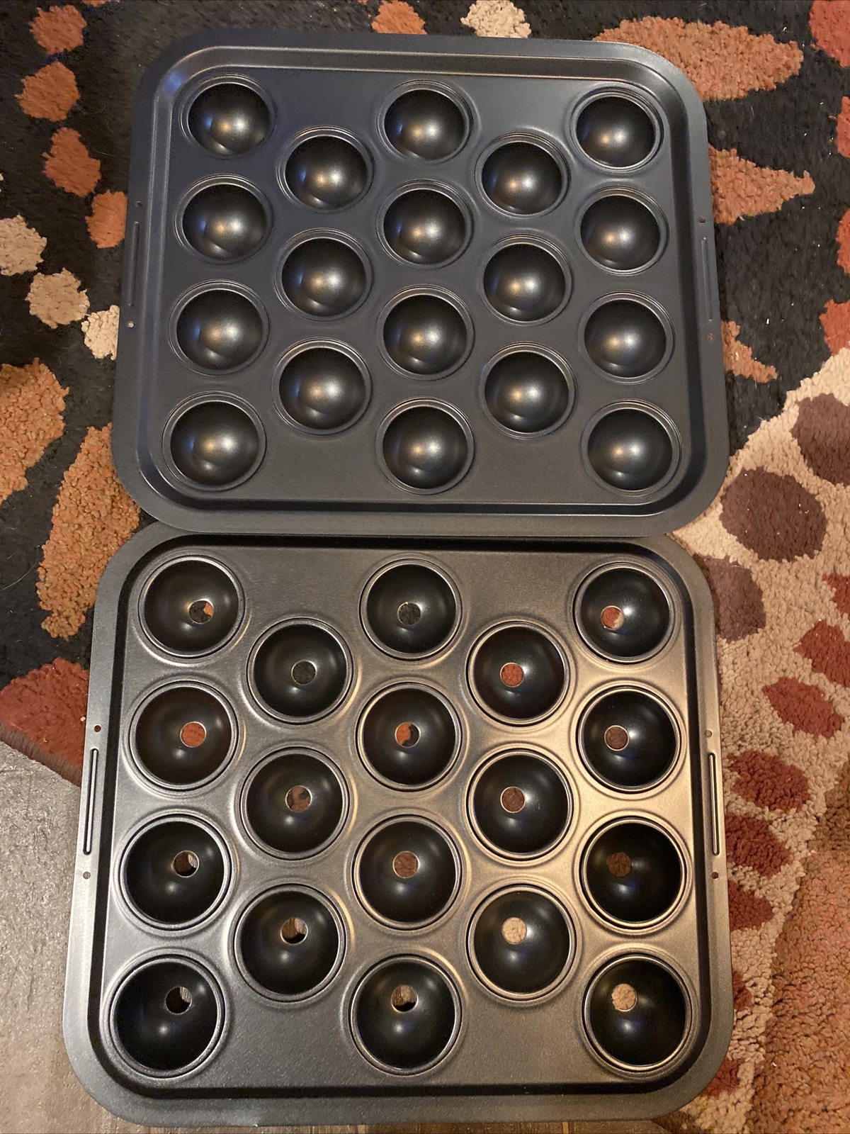 18 Cake Pops Nonstick Cake Pop Baking Pan 18 holes 11x12 inches Black