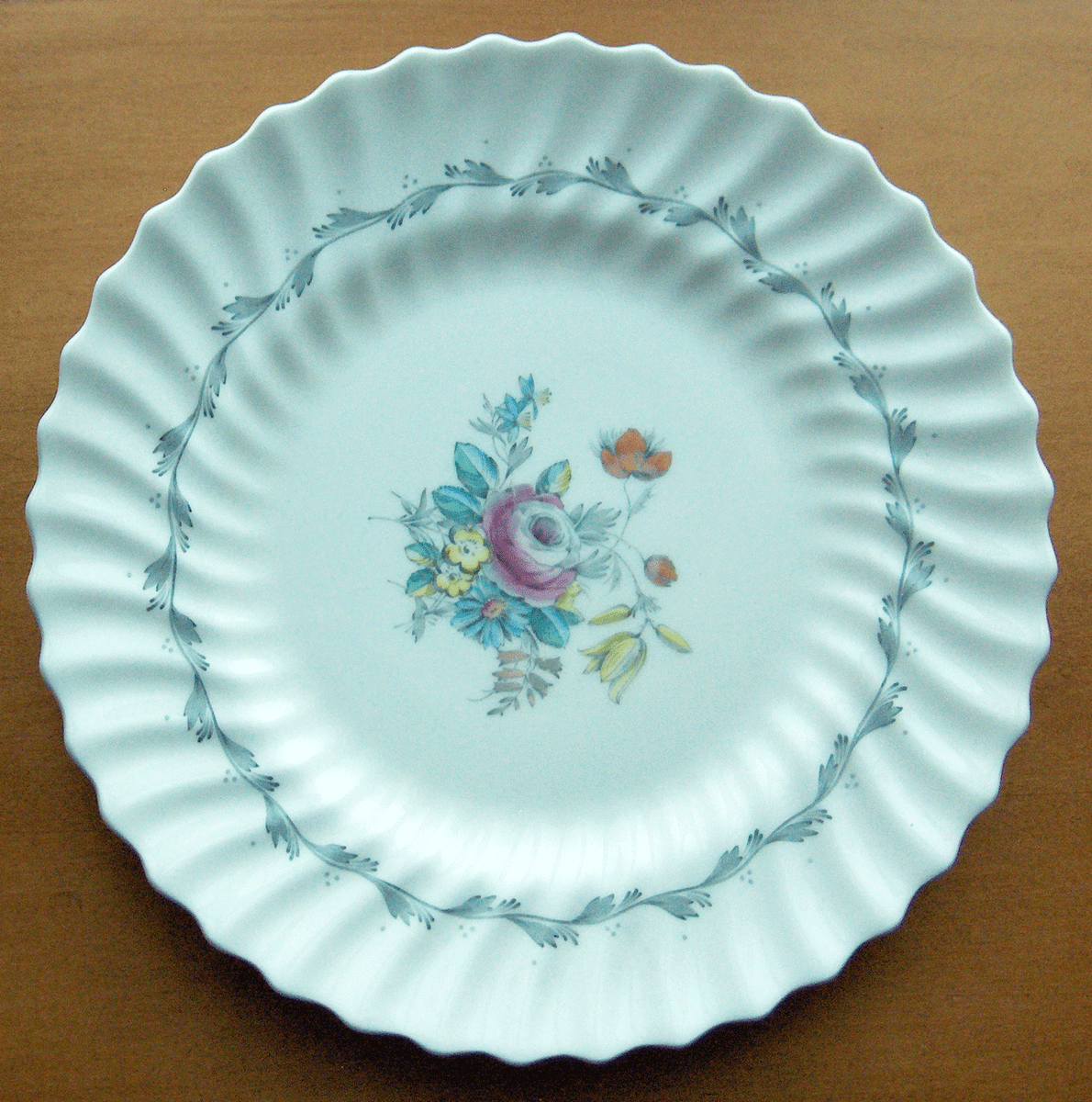 Royal Doulton The Chelsea Rose fine bone china dinner plate~Made in  England-NR!