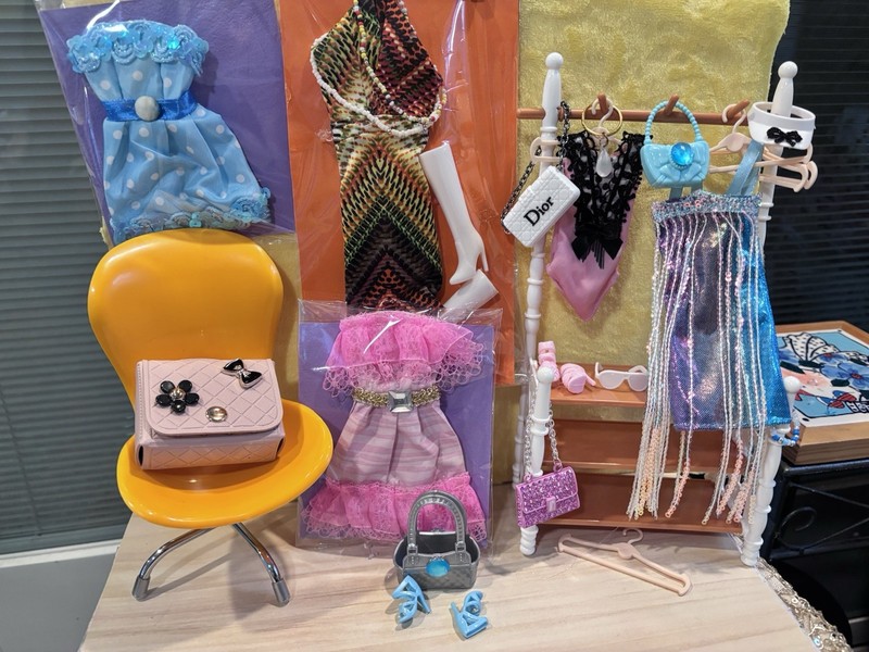 Barbie&like SizeDolls Outfits/clothes Rack W/ Shelves/Chair/lots of Accessories