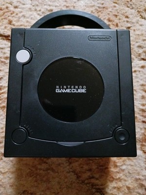 NINTENDO GAMECUBE BLACK WITH CONTROLLERS AND 6 GREAT GAMES W/CASE