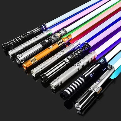 Wiederaufladbares Metall RGB Lichtschwert Duell Säbel 14 Farben Soundeffekte