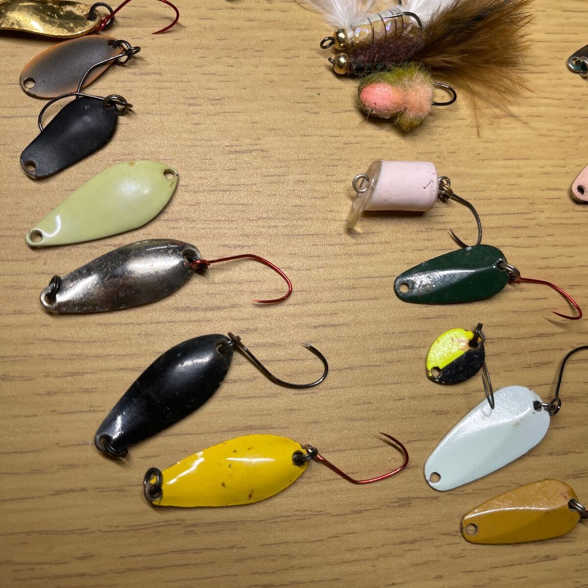 28-piece set of spoons, etc. including Bucks, Leon, and Gator (ID0) - Image 2