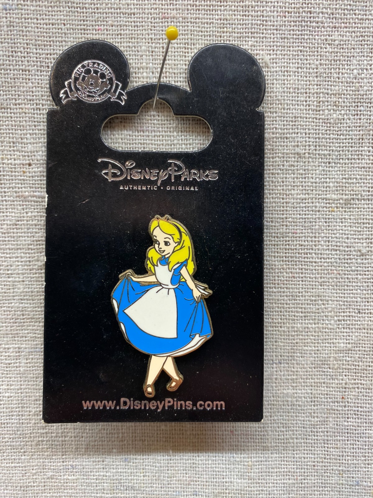 Disney Parks Pin - Alice In Wonderland - New Old Stock early 2000s on Card NOS