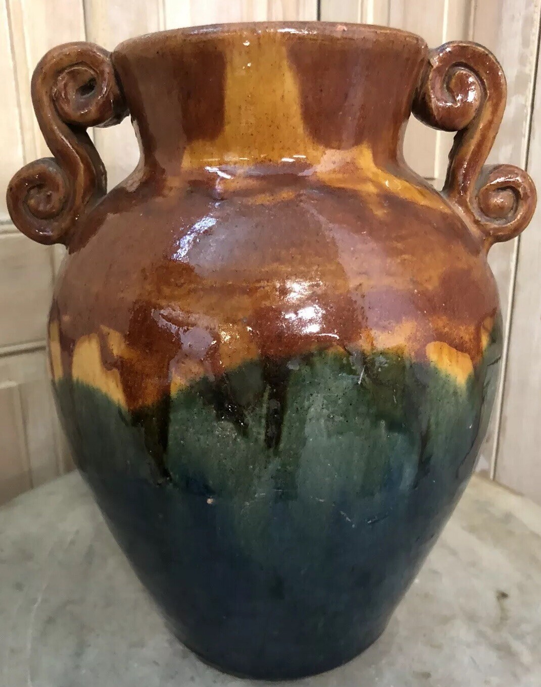 Ancien vase de Savoie signé en céramique d'art et terre cuite de collection