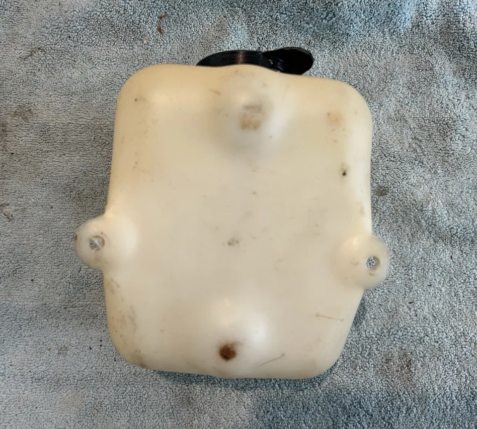 Pontiac Gto Lemans Tempest 1968 1969 1970 botella lavadora parabrisas original con tapa Foto 2 de 4