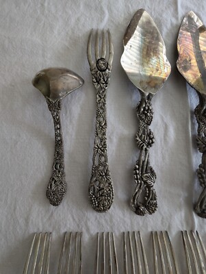 Silver Treasures by GODINGER✭サーバースプーンセット Godinger Silver Plate Silverware Set (Set for 8) Plus 5 Piece