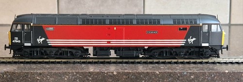 Heljan 4600 Class 47 Diesel 47843 Vulcan in Virgin Red & Grey.. DCC ready | Zustand: Used