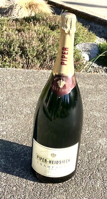 VINTAGE PIPER HEIDSIECK CHAMPAGNE BRUT SEALED EMPTY DISPLAY BOTTLE 15.5'' Photo
