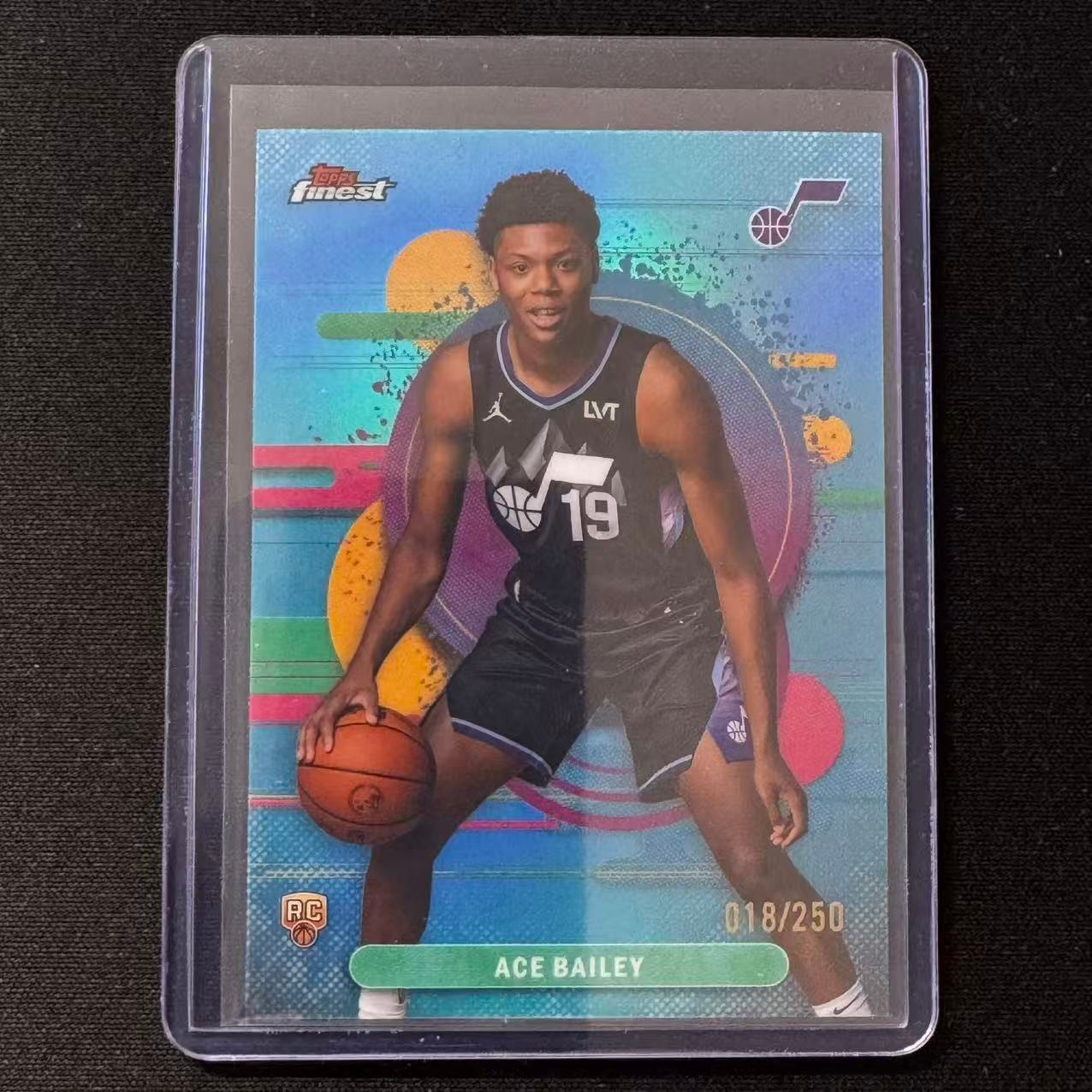 🦕GG 2025-26 TOPPS FINEST UNCOMMON SKY BLUE REFRACTOR /250 RC ACE BAILEY #105