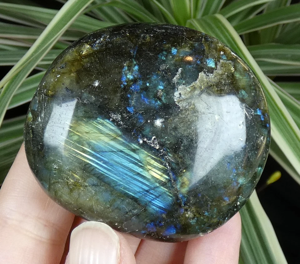 Galet Labradorite bleu & jaune 5.5x5cm Madagascar lithothérapie reiki ancien - Photo 1/4