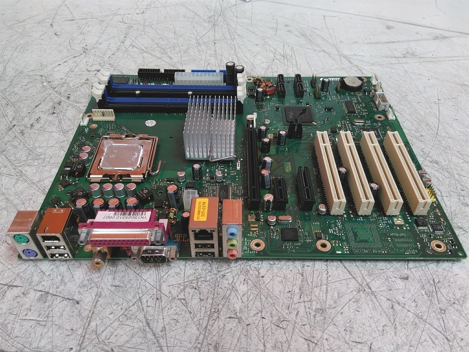 Placa madre defectuosa Fujitsu-Siemens D2438-A22 Core 2 Duo 2,4 GHz 0 RAM 0 HD COMO ESTÁ Foto 4 de 4