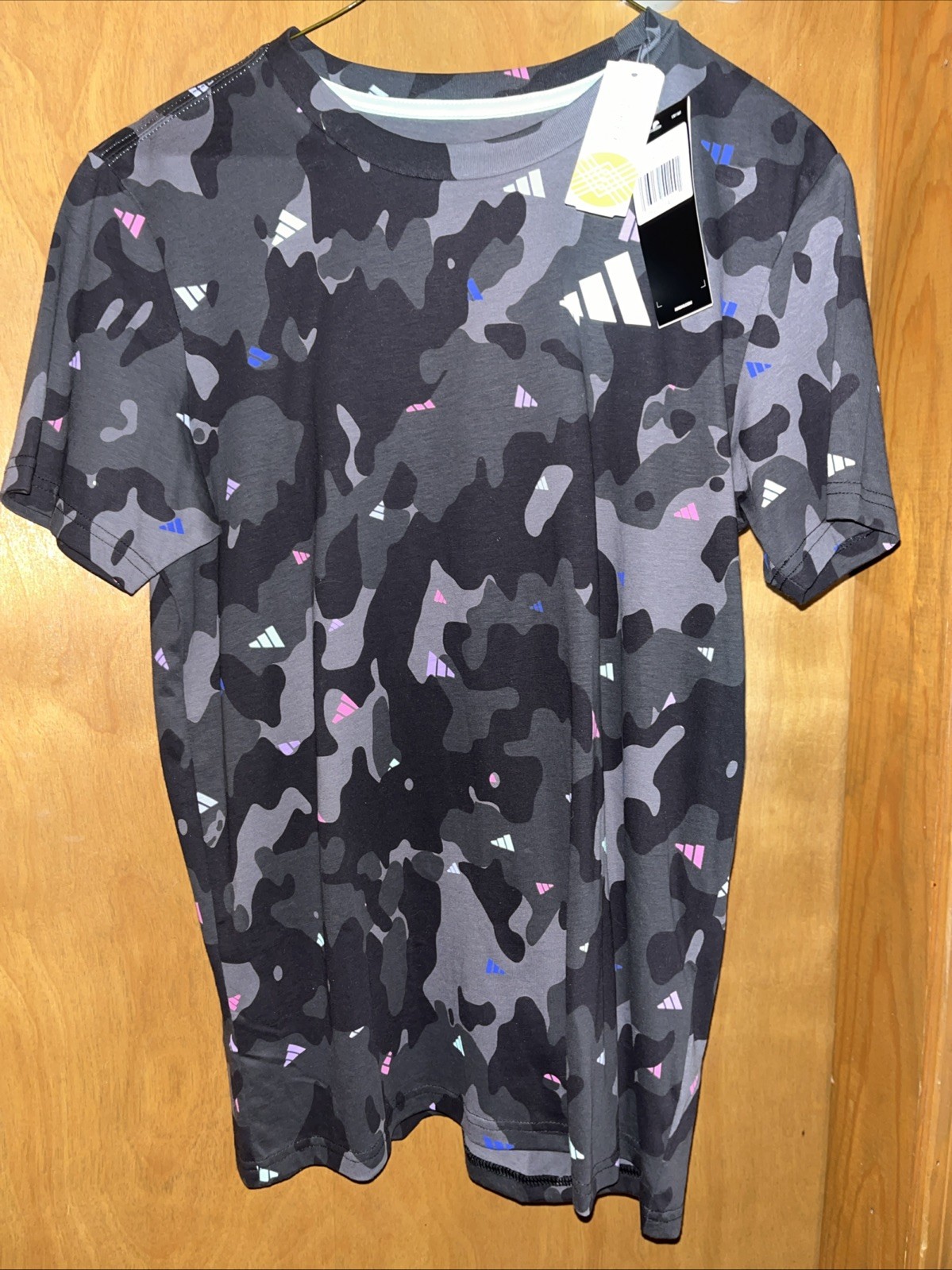ADIDAS STRENGTH CAMO  BLACK SHORT SLEEVE YOUTH BOYS XL (18-20) NWT (B70)
