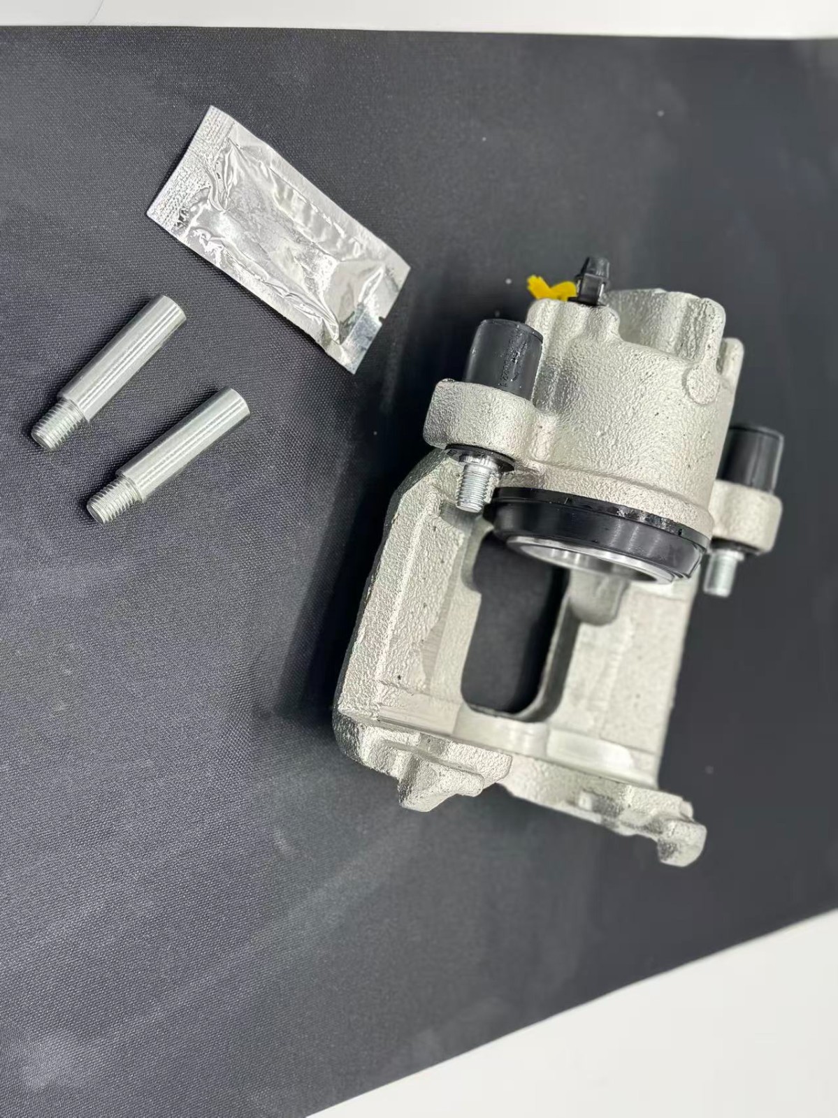 Étrier de frein avant gauche pour Ford Focus 1.4 à 2.0 essence et diesel de 1998 à 2004