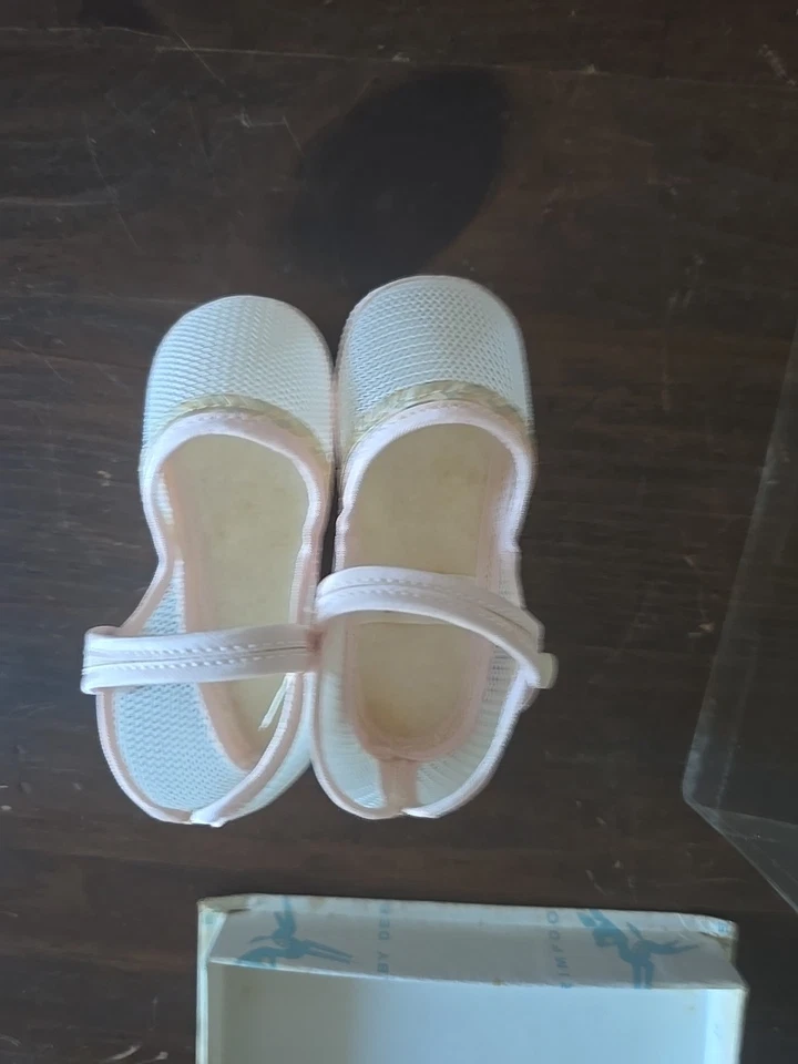 Sandalias de malla vintage Trimfoot bebé ciervo rosa blanco talla 1 con caja años 50 Foto 3 de 4