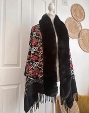 Festival Boho Schal Halstuch Kunstfellkragen Free People Johnny Was Style Cape