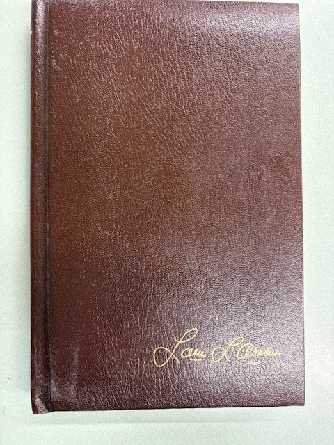 Sackett by Louis L'Amour Bantam Leatherette 1989