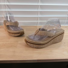 Volatile Island Wedge Thong Sandals Women's Beige Woven Platform Y2K 90s - 9