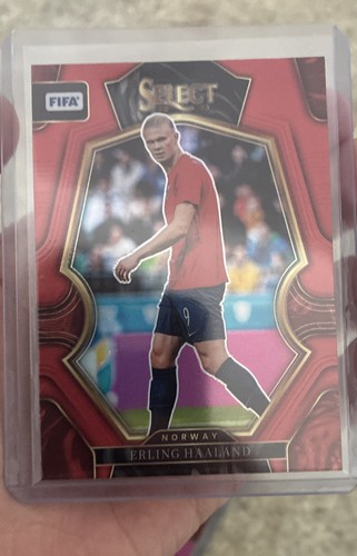 2022-23 Panini Select FIFA - Mezzanine Erling Haaland #160 Red Prizm