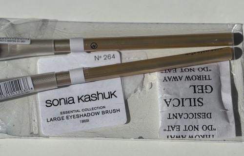 Sonia Kashuk Large Eyeshadow/ Make Up Brushes ( Set Of 2) - Picture 4 of 5