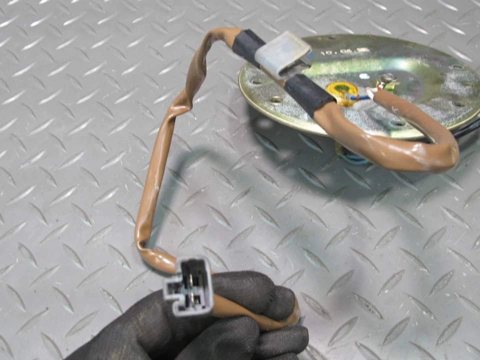 97-00 LEXUS JZZ31L SC400 SC300 BOMBA DE COMBUSTIBLE SENSOR DE NIVEL UNIDAD DE ENVÍO CONJUNTO OEM Foto 4 de 4