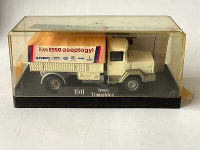   Die-Cast Solido 1:50 Iveco Rallye Truck Team ESSO  (DZ413-13S1/2)-1