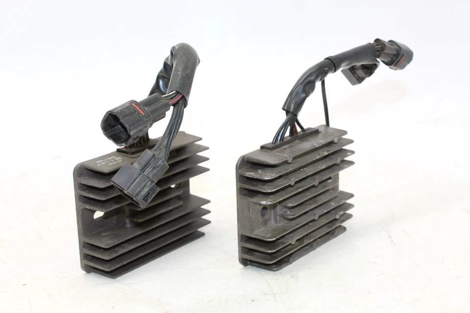 Conjunto regulador de tensão retificador Suzuki Boulevard VL1500T 2007 - Imagem 4 de 4