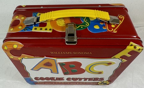 Williams Sonoma ABC Ausstechformen Set mit Retro Rot Metall Brotdose Menge 26 - Bild 2 von 11