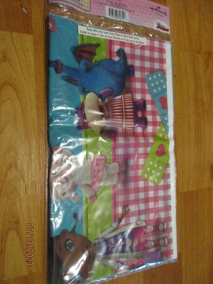 Lote de 7 piezas de suministros de fiesta Hallmark Doc McStuffins 2012 multicolor Disney nuevo en stock Foto 3 de 4