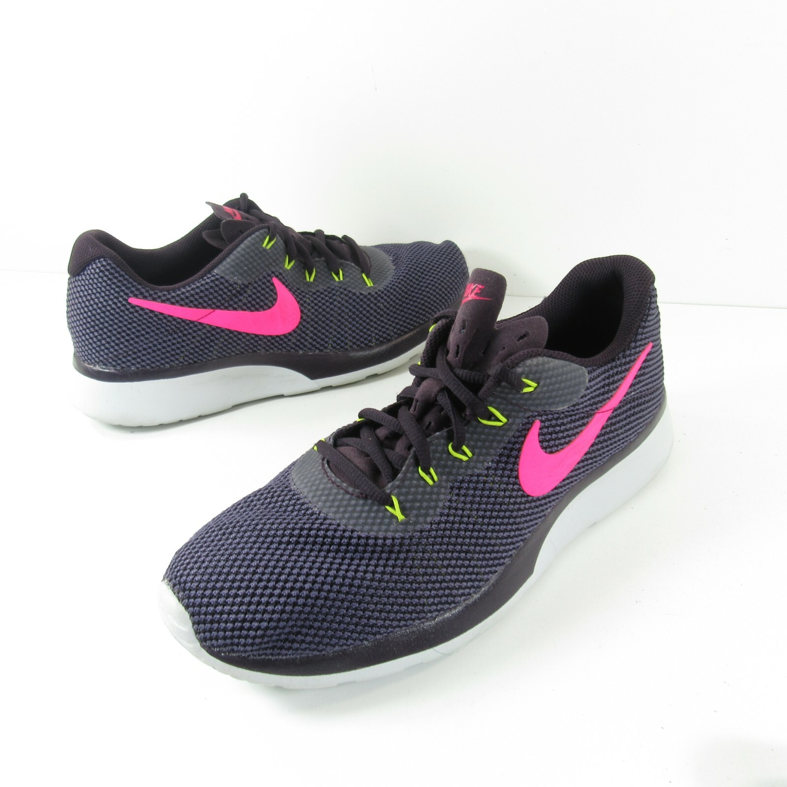 ladies purple nike shoes