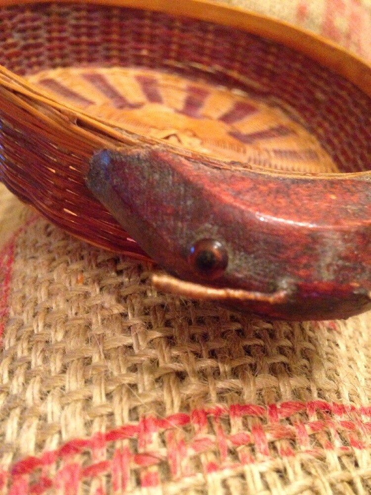 Vintage Chinese SHANGHAI HANDICRAFTS Fantastic Beetle Bug Wicker Woven