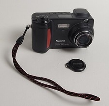 Nikon COOLPIX 800 2.1MP Digital Camera - Black untested