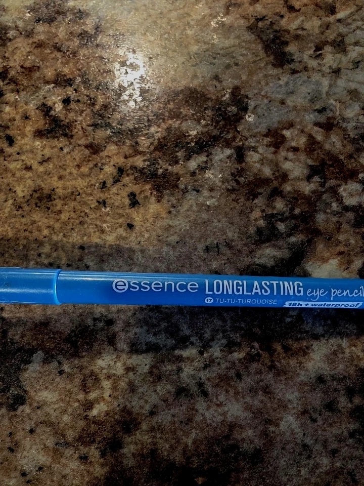ЭССЕНЦИЯ ДОЛГОВЕЧНАЯ ПОДВОДКА ДЛЯ ГЛАЗ КАРАНДАШ TU TU БИРЮЗОВЫЙ #17 ВОДОНЕПРОНИЦАЕМЫЙ - Изображение 3 из 3