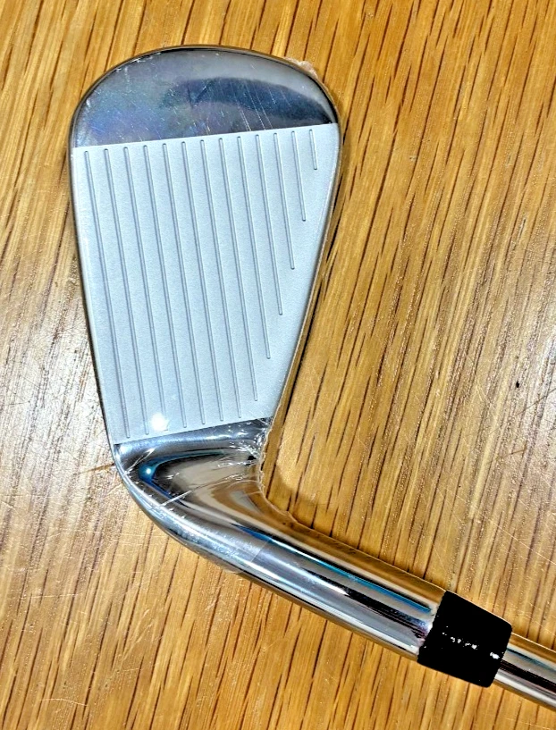 Callaway Mavrik Pro #7 27° Iron Dynamic Gold 115g S300 Stiff Flex - Image 3 of 4