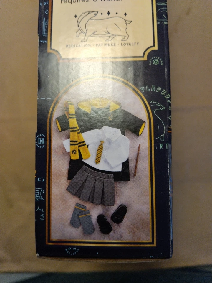 My Life as 18" Boneca HUFFLEPUFF HOGWARTS UNIFORME ESCOLAR 8 Peças Conjunto Harry Potter - Imagem 3 de 3