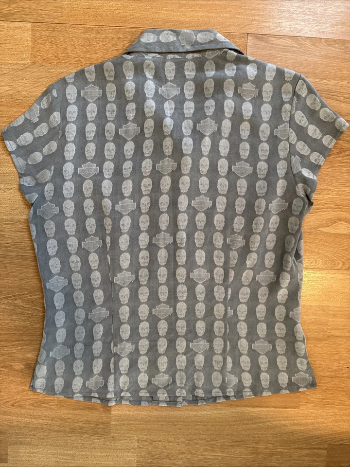 Harley Davidson Silk Button Down SS Mens Size M Embroidered Logo Gray Skulls - Image 4 of 4